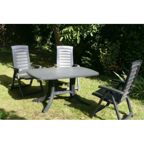 3 mooie tuinstoelen en tafel kunstsstof van JARDIN