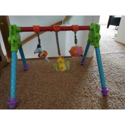 Babygym met muisje vlinder en bal.