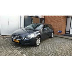 Volvo V60 T3 KINETIC