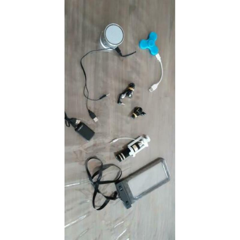 Geluidsbox, Fidgetspinner, Selfiestick, Bluetooth ontvanger