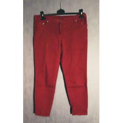 H&M broek 7/8 Rood met ritsjes in de pijpen.