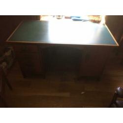 Houten bureau