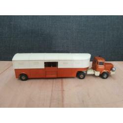 Corgi toys berliet paardenwagen