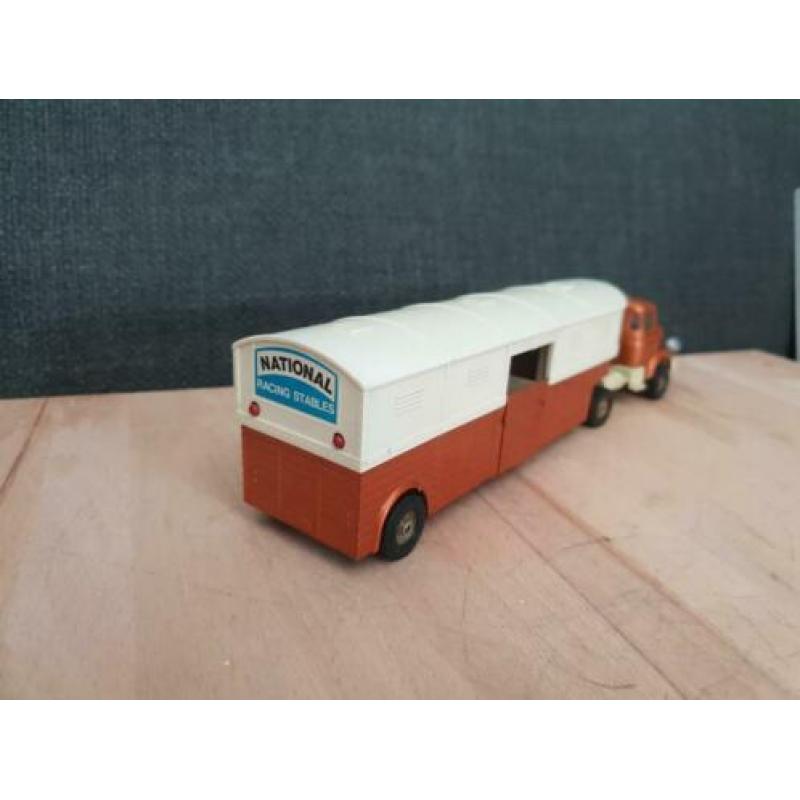 Corgi toys berliet paardenwagen