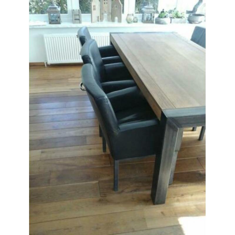 Te koop robuuste eettafel