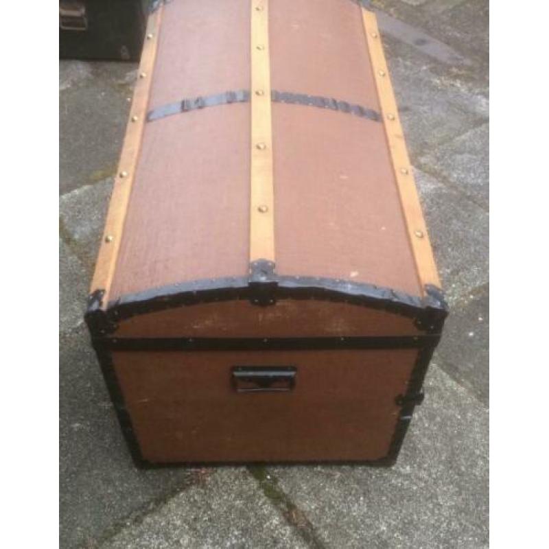 leuke antieke reiskist of hutkoffer no. 11.