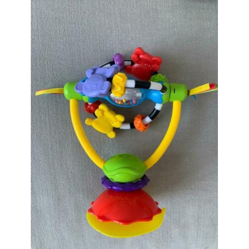 Vtech pak me dan kat en speeltjes van playgro en B kids