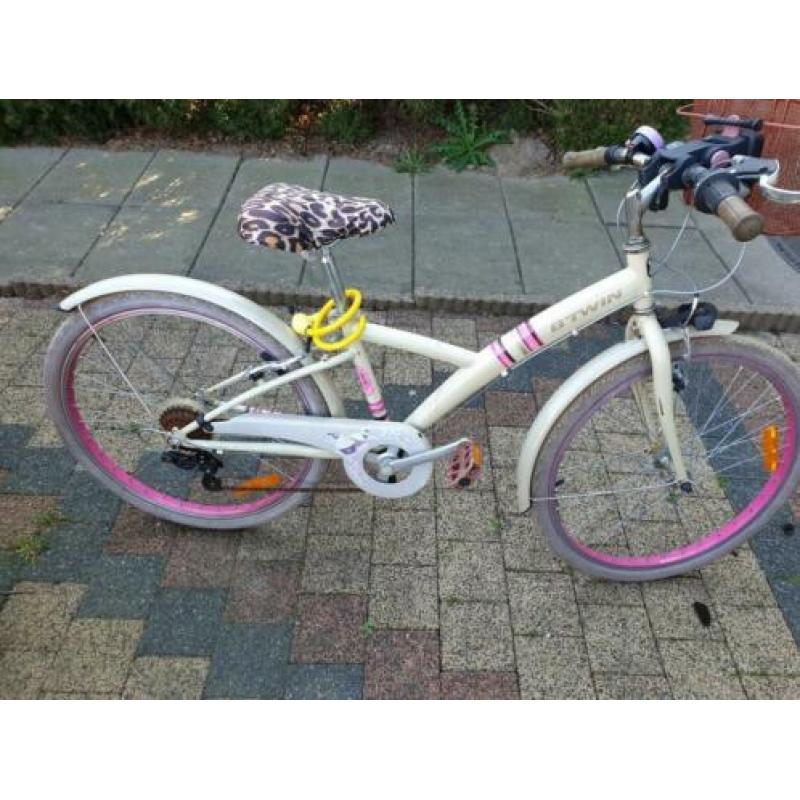 Meisjesfiets 24 inch, 5 versnellingen en met mandje