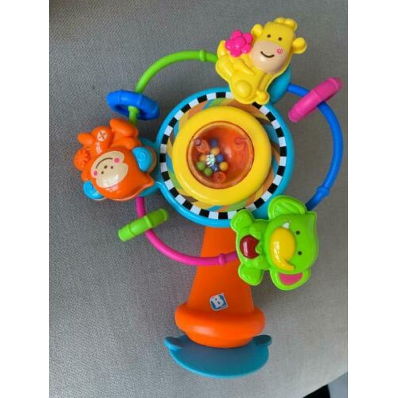 Vtech pak me dan kat en speeltjes van playgro en B kids