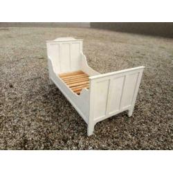 633, antiek grenenhouten bed te koop (85x186 matrasmaat)