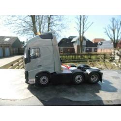 Tekno Volvo FH4 XL Globetrotter 6x2