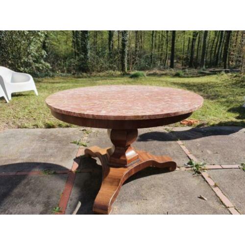 Antieke tafel met blad van marmer