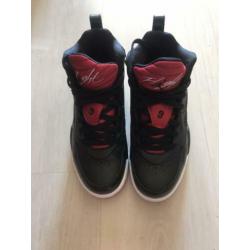 2 paar Jordans maat 39
