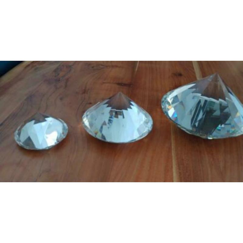 Diamantvorm geslepen glazen objecten set van 3