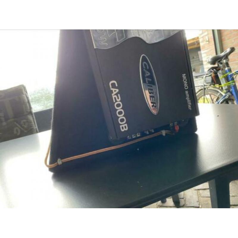 Auto Subwoofer Caliber 2000W met versterker