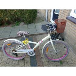 Meisjesfiets 24 inch, 5 versnellingen en met mandje