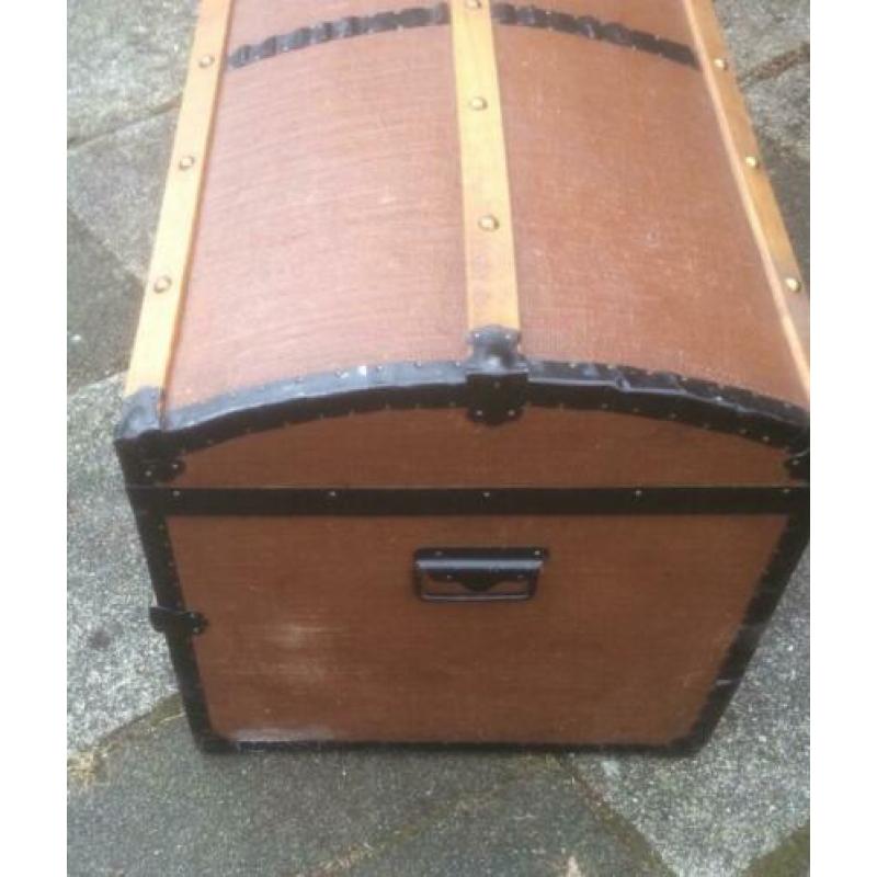 leuke antieke reiskist of hutkoffer no. 11.