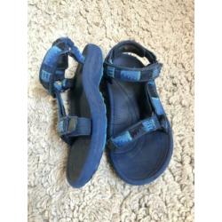 Teva sandalen maat 32/33 hurricane