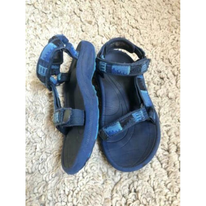 Teva sandalen maat 32/33 hurricane