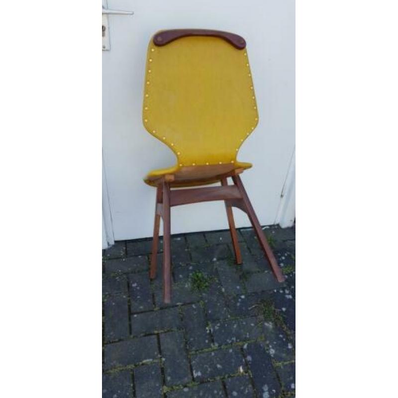 2 retro 70-jaren stoelen