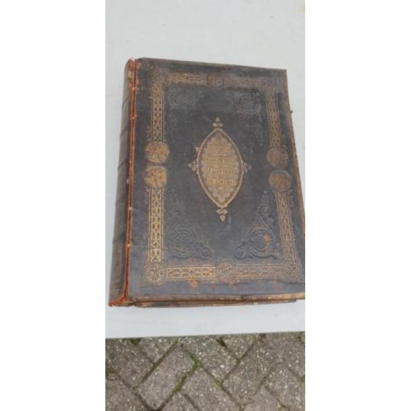 Oude bijbel .