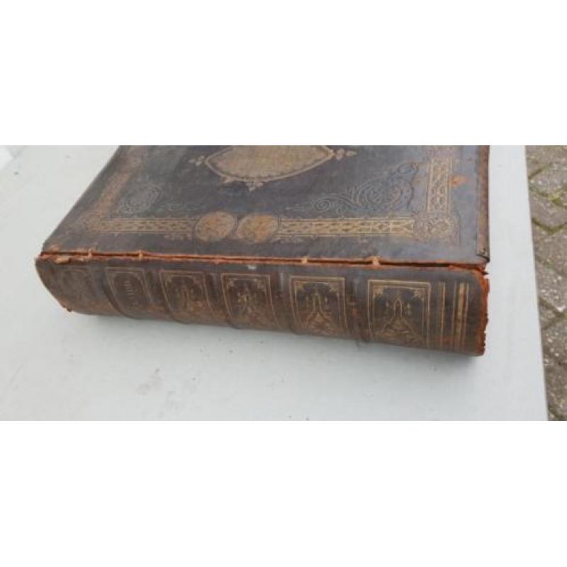 Oude bijbel .