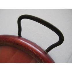 Apart antiek dienblaadje met veren, glas met hout