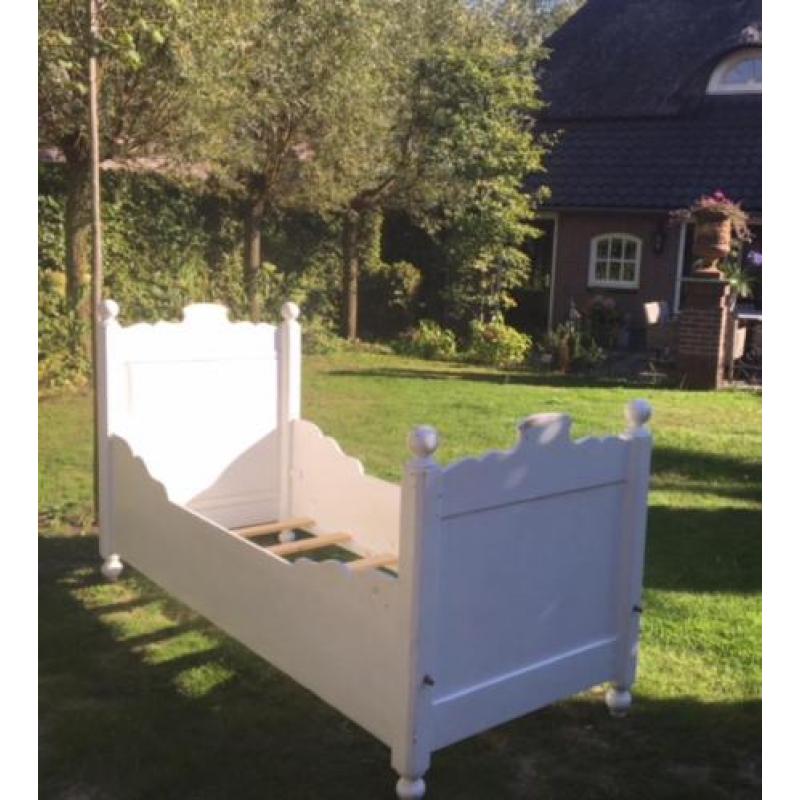 BROCANTE en RETRO voor als het kleine ledikantje te klein is