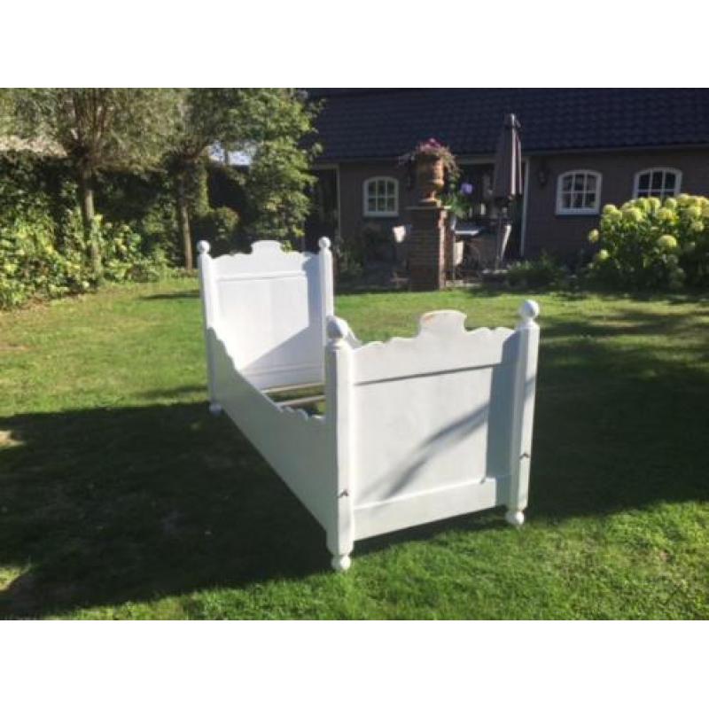 BROCANTE en RETRO voor als het kleine ledikantje te klein is