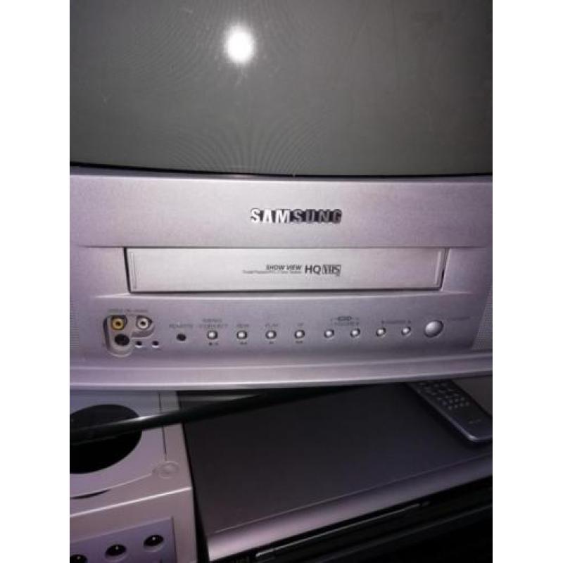 Samsung TV met ingebouwde videorecorder + veel videobanden