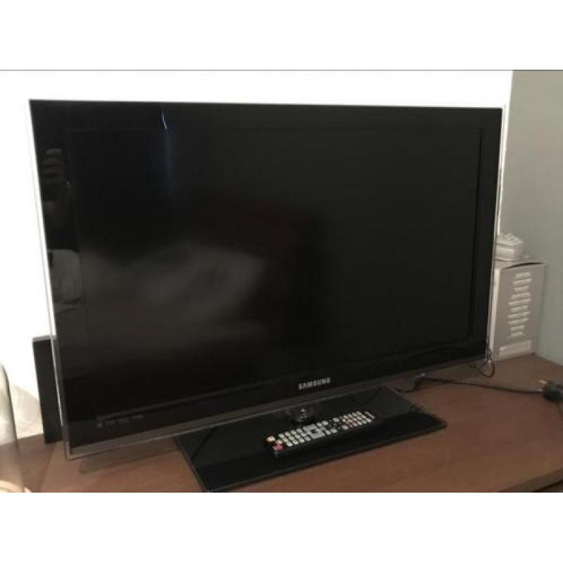 Samsung 32 inch full HD LCD