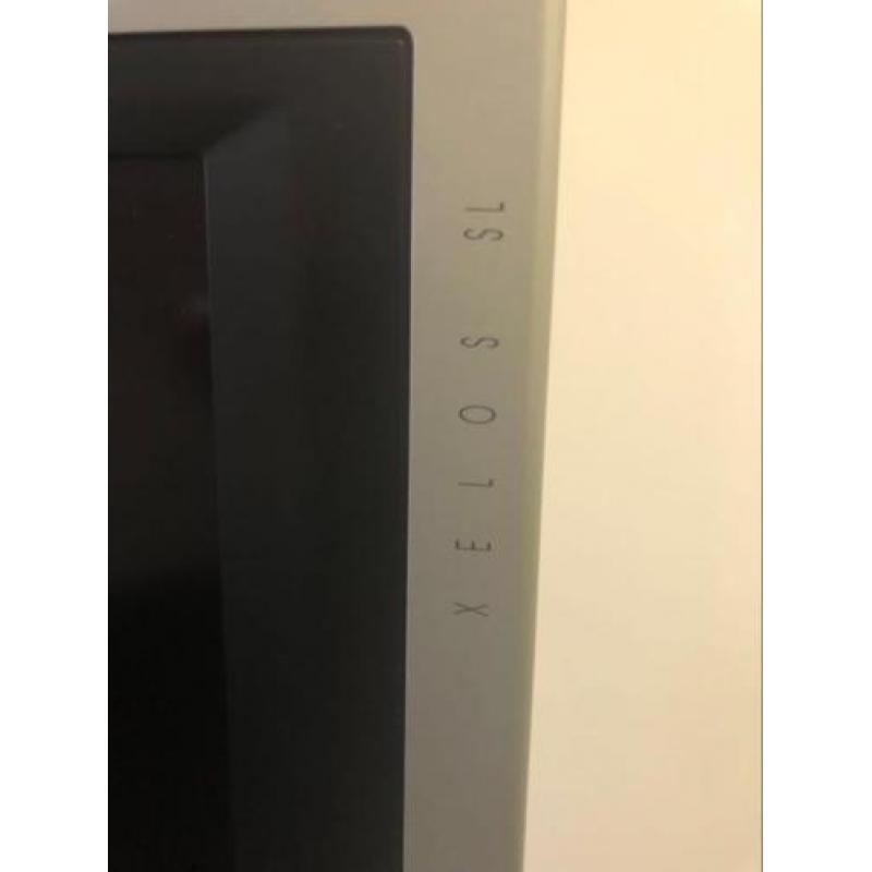 Loewe TV op standaard