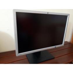 HP LP 2465 zilver 24 inch LCD monitor met prachtige kleuren