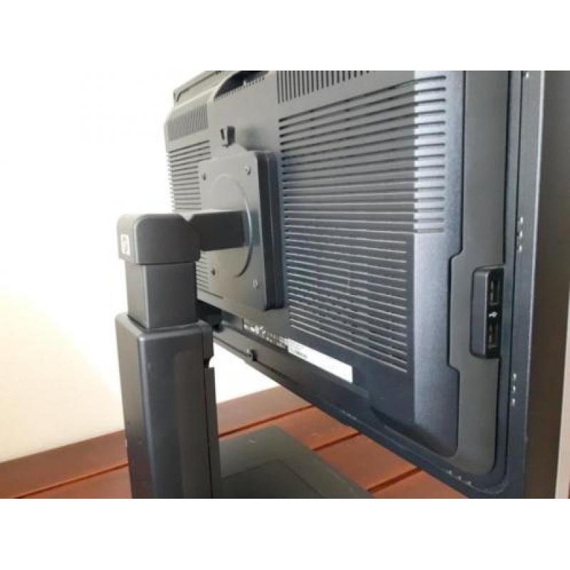 HP LP 2465 zilver 24 inch LCD monitor met prachtige kleuren