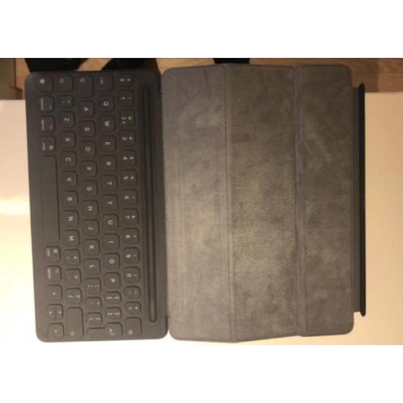 iPad pro smart keyboard