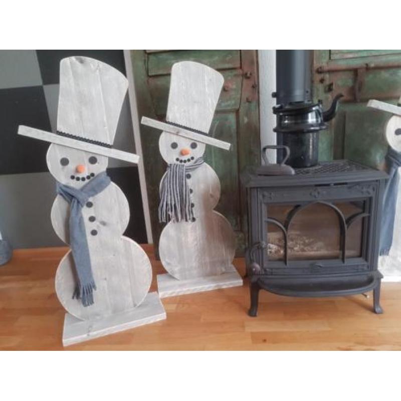 Sneeuwpop steigerhout