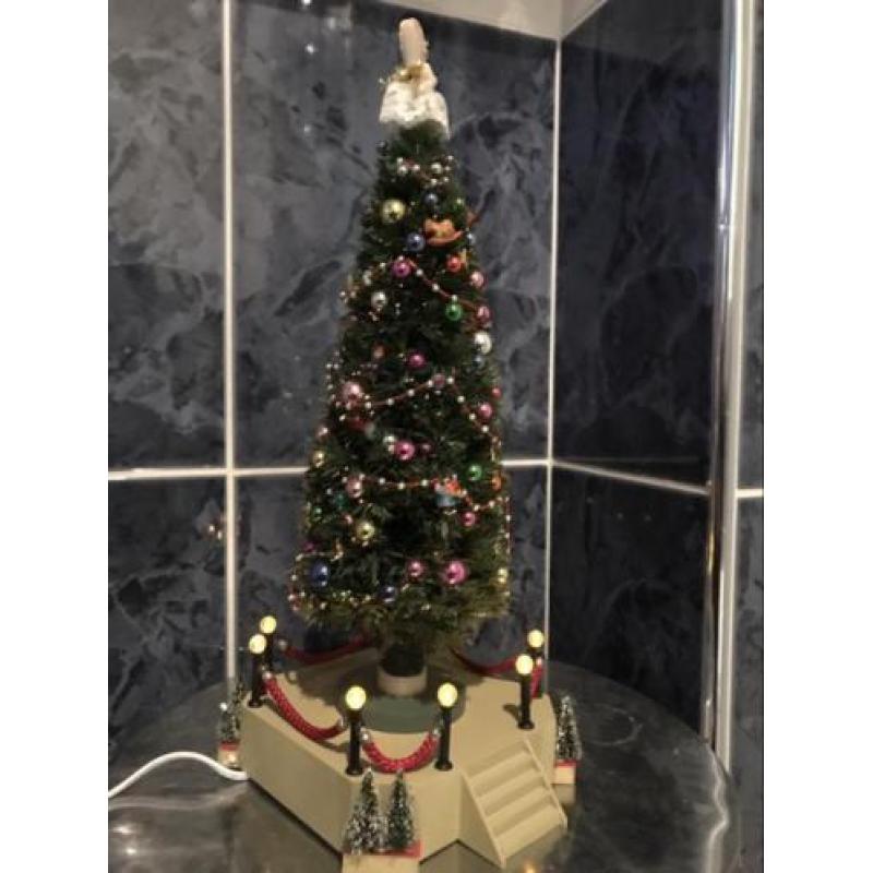 Lemax Lighted Musical Christmas Tree