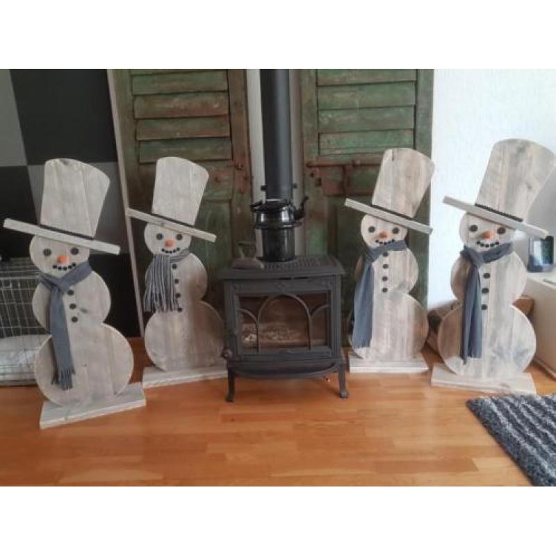 Sneeuwpop steigerhout
