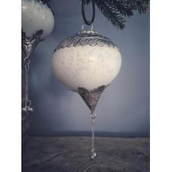 Wit zilveren kerstbal van glas (verschillende afmetingen)