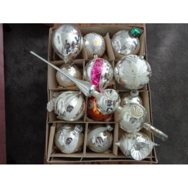 Oude Kerstballen met Deuk Piek