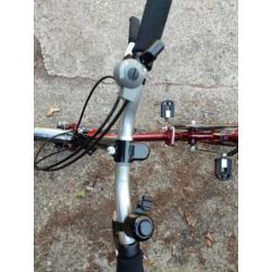 Nieuwe vouwfiets met 3 versnellingen en opbergtas.