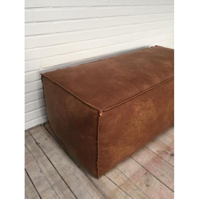 SHOWMODEL BePure poef COGNAC/ Be Pure hocker Rodeo