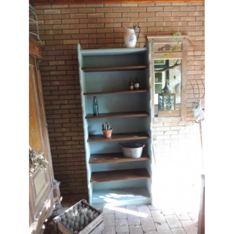 brocante vintage boekenkast showkast buffetkast keukenkast