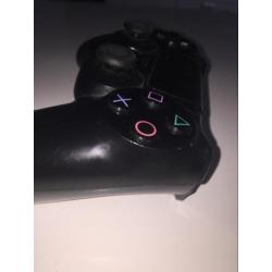 2 playstation 4 controllers