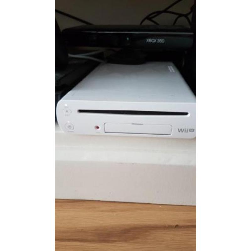 Nintendo wii U met 5 populaire spellen.