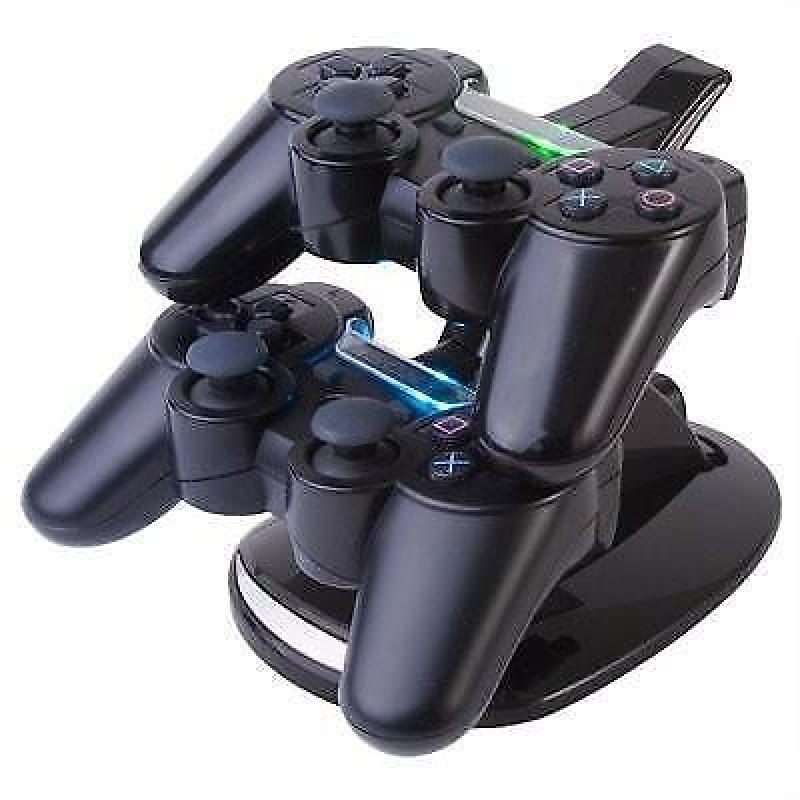 Playstation 3 + charging station + GTA 5 + Gran Turismo 6