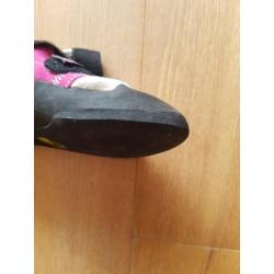 La sportiva Katana 35 climbing shoes