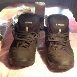 Lowa wandelschoenen maat 42 de binnenzoolmaat is 27cm €50,00