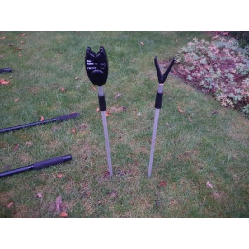 4 vishengels te koop met beetalarm en opberg tas.